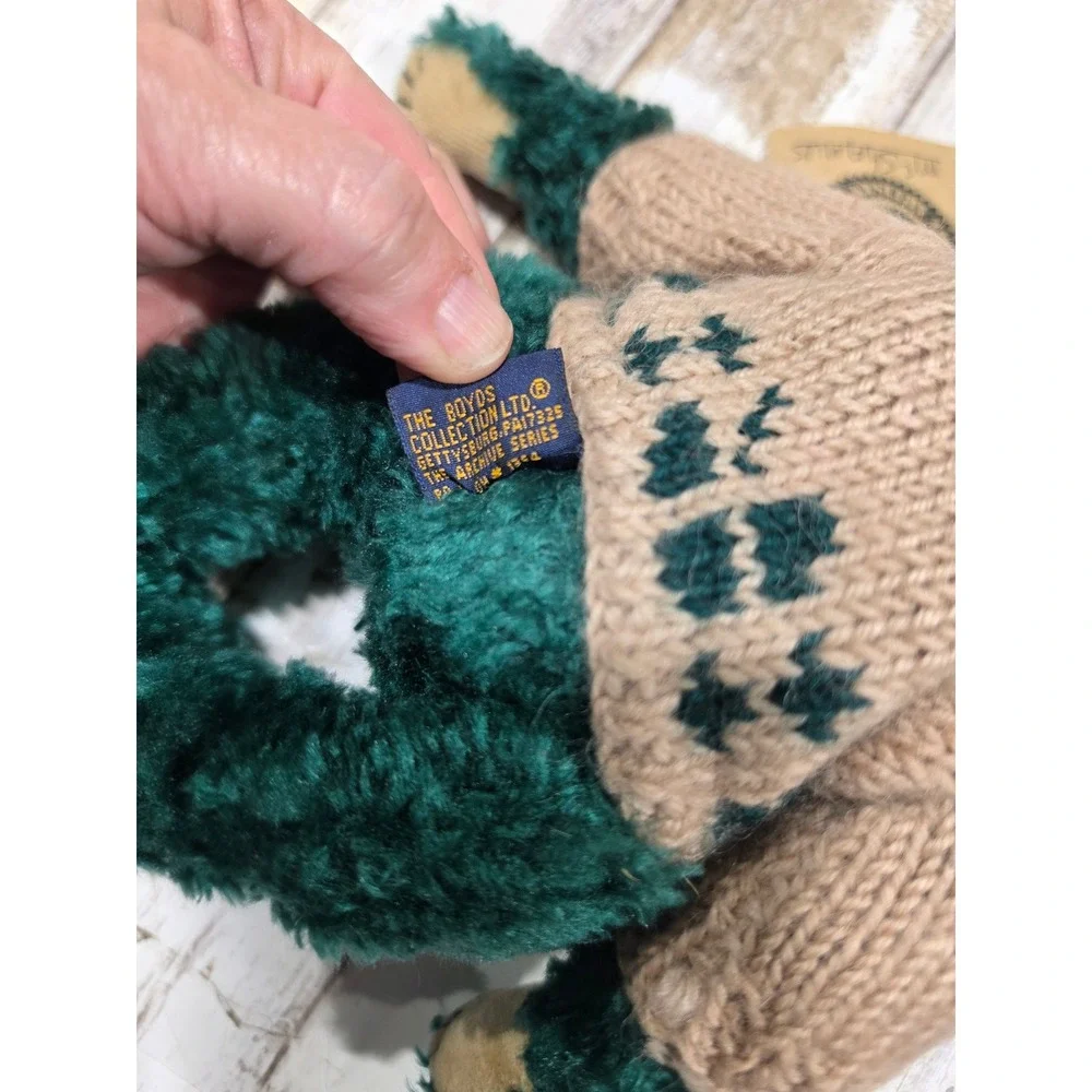 Boyds Bears Artisan Series McShamus‎ Green Plush Teddy Bear in Pine Tree Sweater